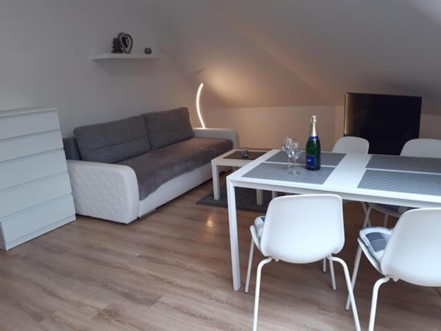Apartman Kamenice Kamenice nad Lipou Exteriör bild